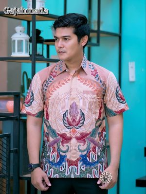 Kemeja Batik Tulis Motif Gajahmada Lengan pendek