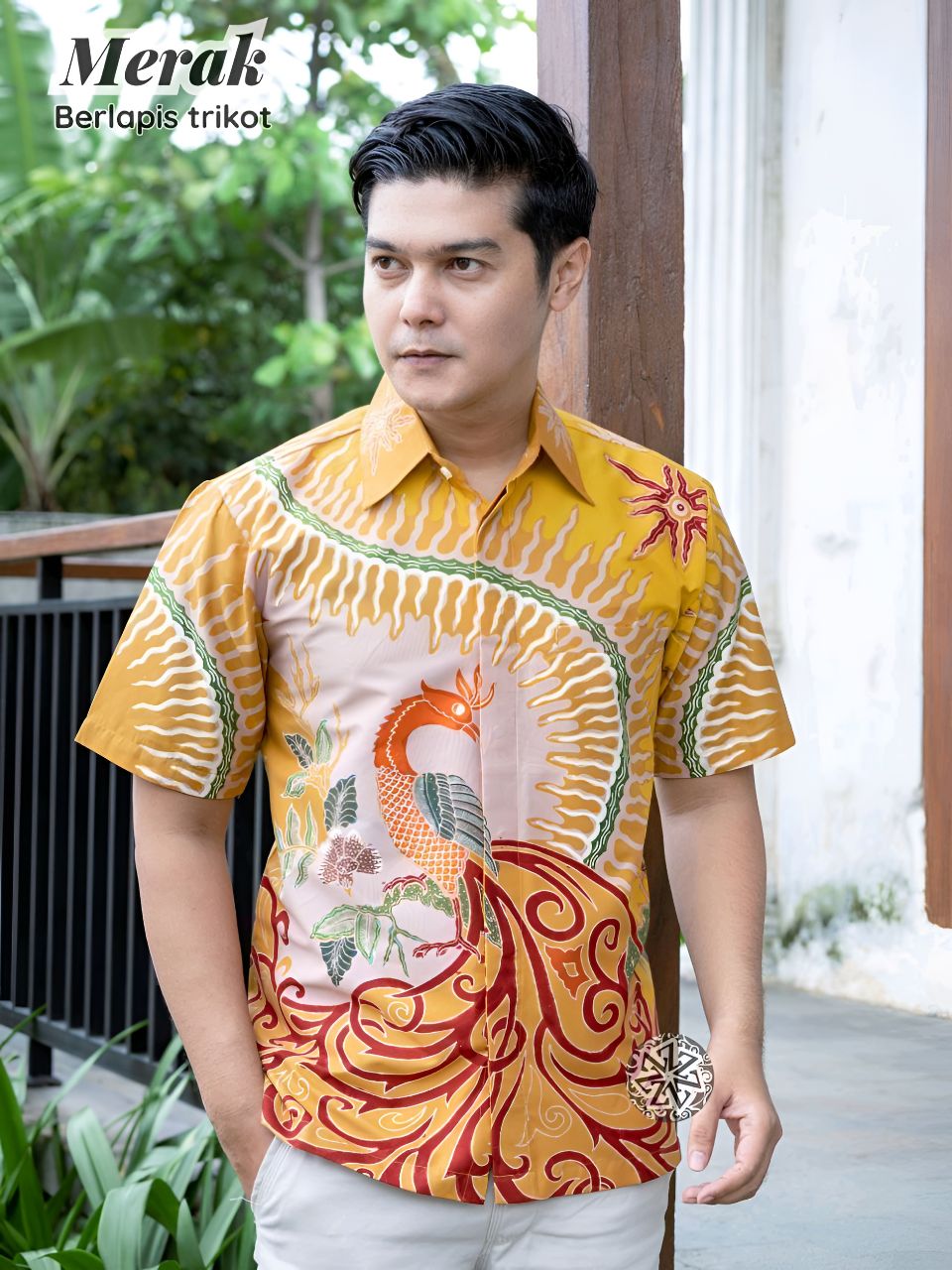 Kemeja Batik Tulis Motif Merak Lengan pendek