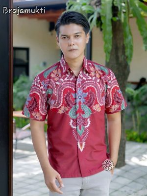Kemeja Batik Tulis Motif Brajamukti Lengan pendek