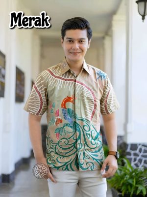 Kemeja Batik Tulis Motif Merak Lengan pendek