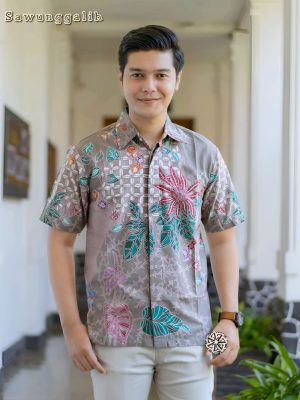 Kemeja Batik Tulis Motif Sawunggalih Lengan pendek