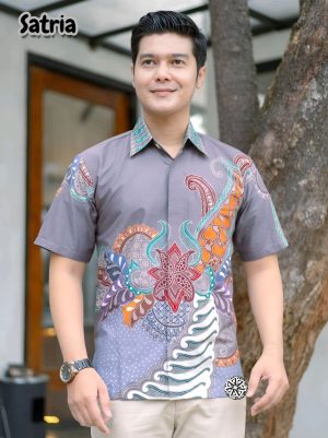 Kemeja Batik Tulis Motif Satria Lengan pendek