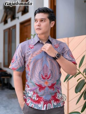Kemeja Batik Tulis Motif Gajahmada Lengan pendek