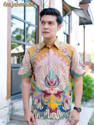 Kemeja Batik Tulis Motif Gajahmada Lengan pendek