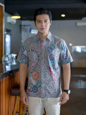 Kemeja Batik Tulis Motif Kasta Lengan pendek